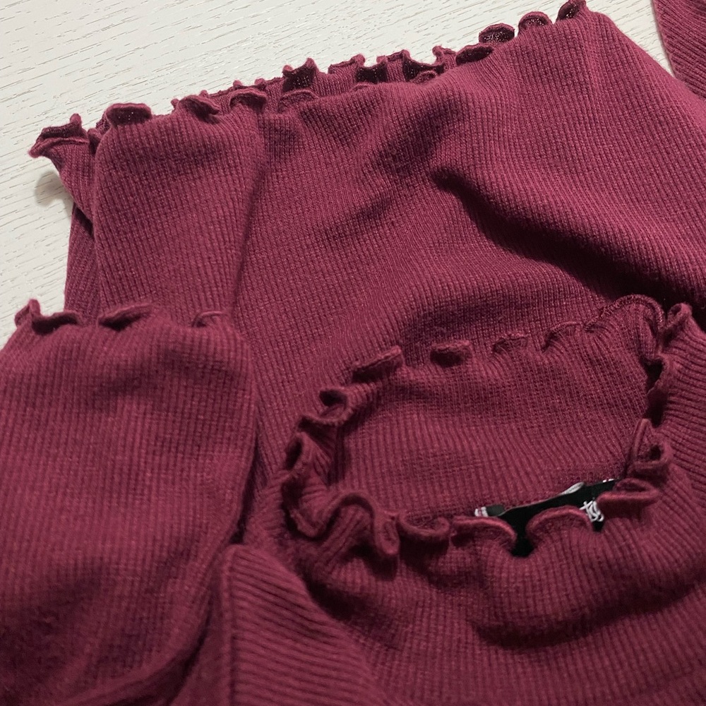 Sportsgirl - Maroon Skivvy - Picture 3 of 6